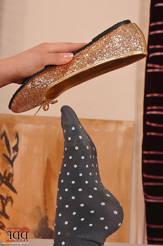 16P Foot fetish lesbians with hot legs are touching their pussies