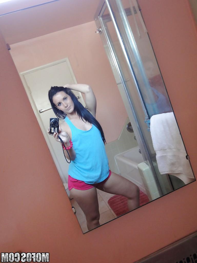 16P Amateur babes Tweety and Maryjane take pics naked in the bath