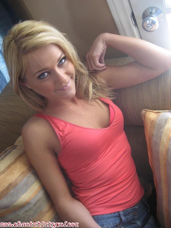 16P Amateur girlfriend McKenzee Miles slowly strips all her clothes