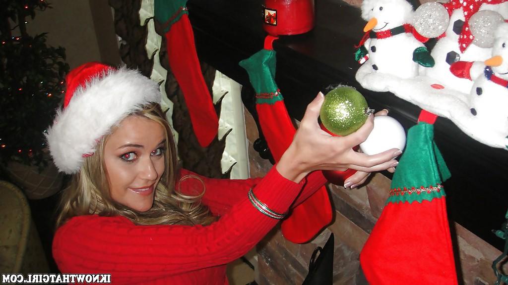 16P Amateur girlfriend Mckenzie Miles kissing and posing in X-mas lingerie