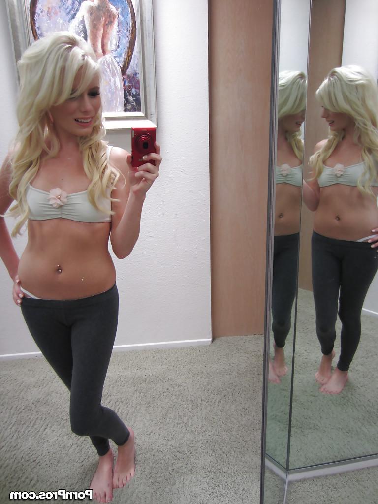 16P Foxy girlfriend Elaina Raye uncovering her tiny curves and picturing herself
