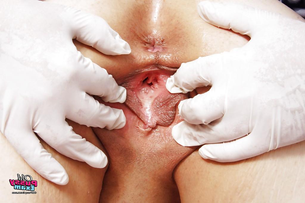 16P Mature fatty gets her cunt spread &amp; violated while visiting the gyno