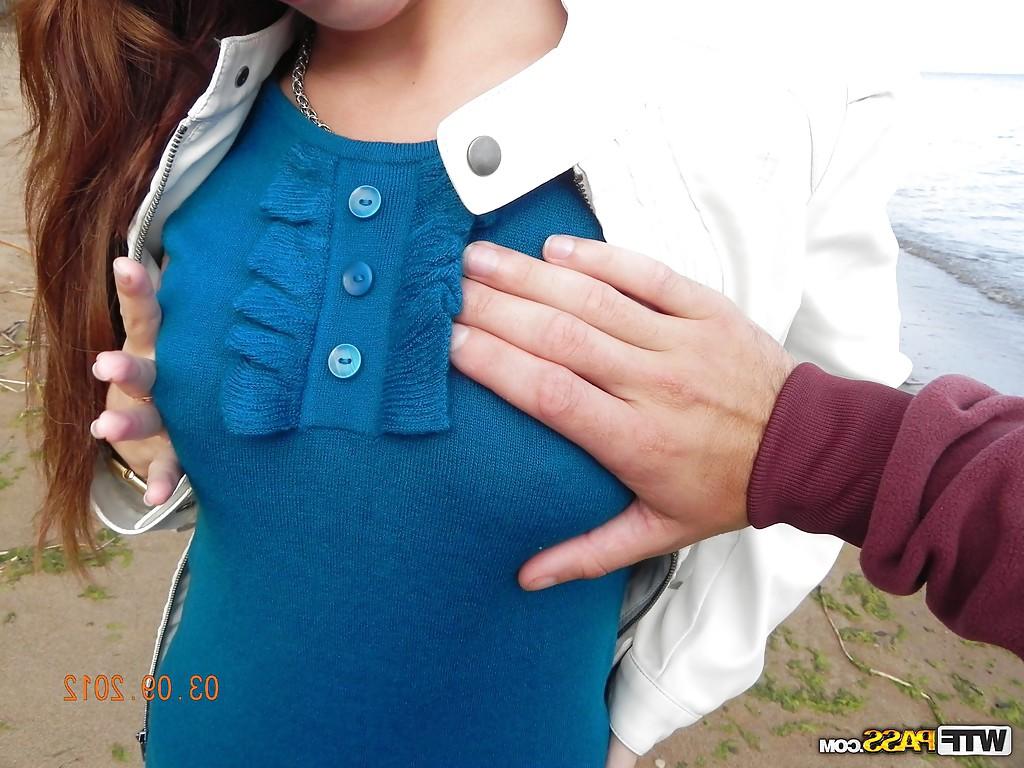 16P Brunette babe girlfriend giving a smooth outdoor blowjob