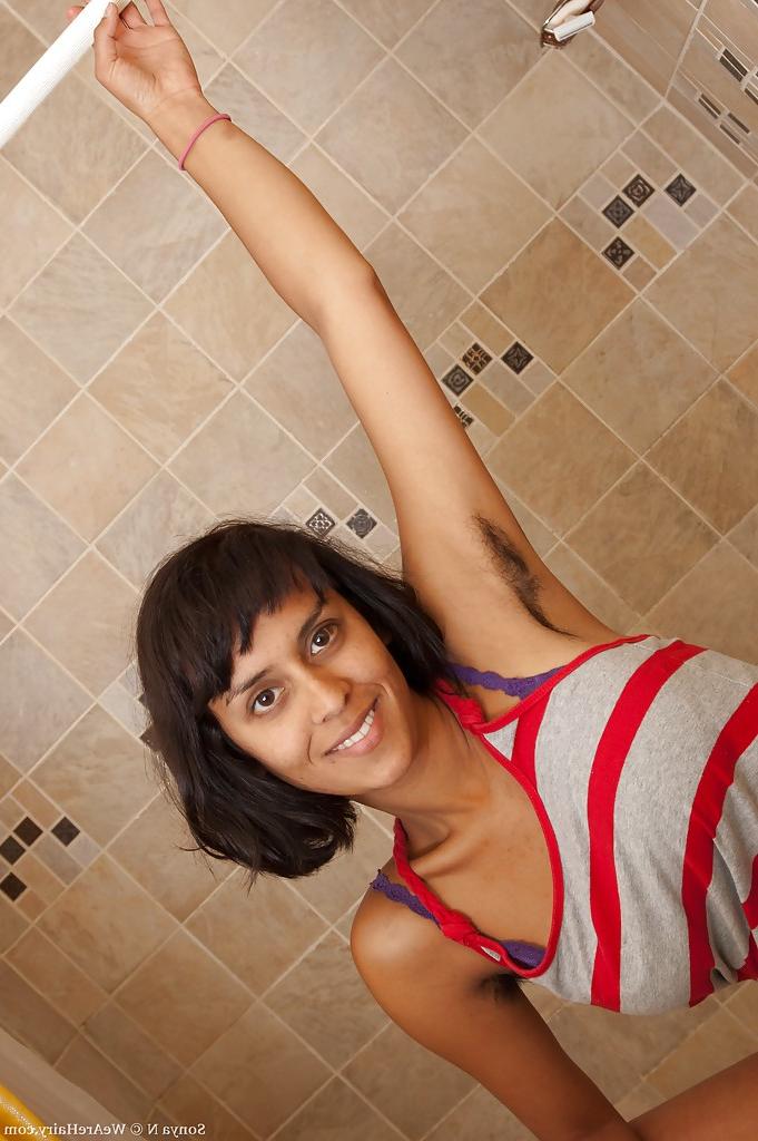 16P Smoking hot Indian babe with hairy armpits Sonya N stripping in the bath