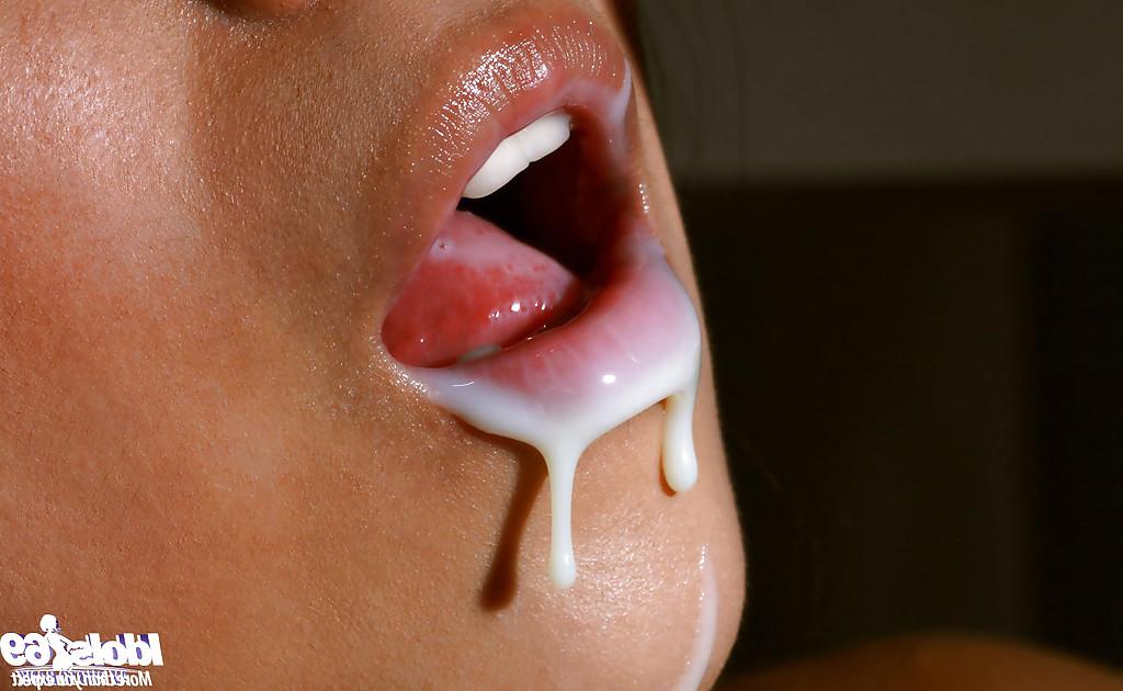 16P Sexy asian babe with big tits Seiko Yamaguchi is into solo foodplay