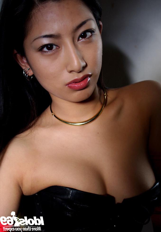 16P Pretty asian babe Ran Asakawa showing off her small titties