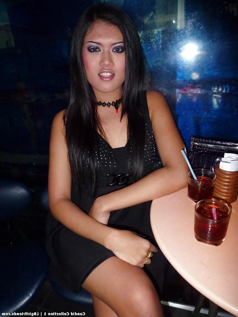 16P Sexy Thai shemales walking public streets looking for sex dates