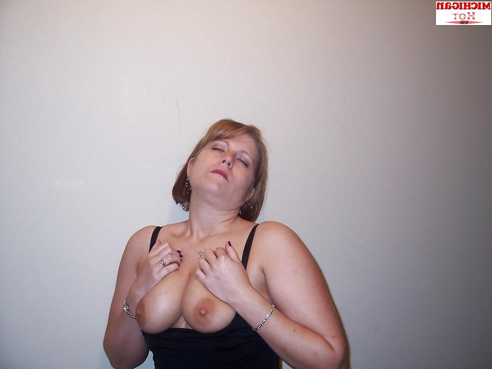 25P Michigan hot wife