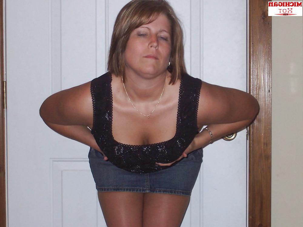 25P Michigan hot wife