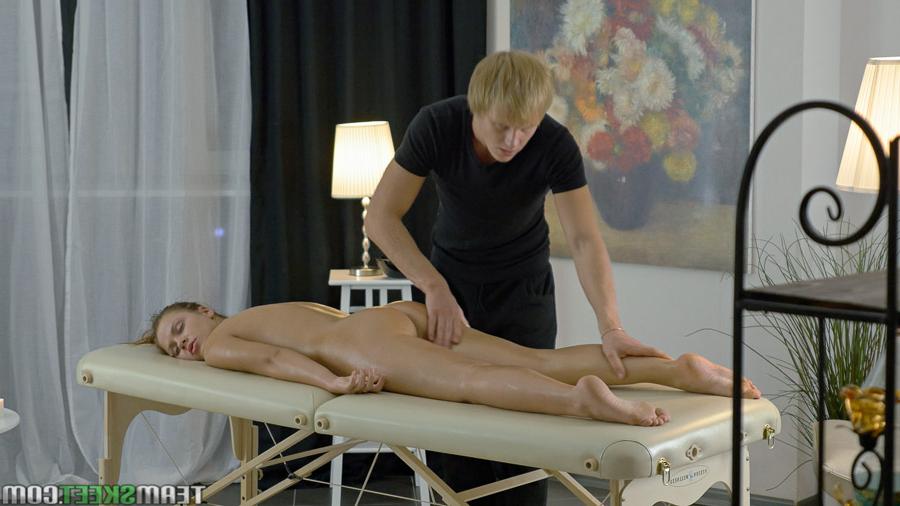 16P Naked teen girl Ariana getting fucked after relaxing massage
