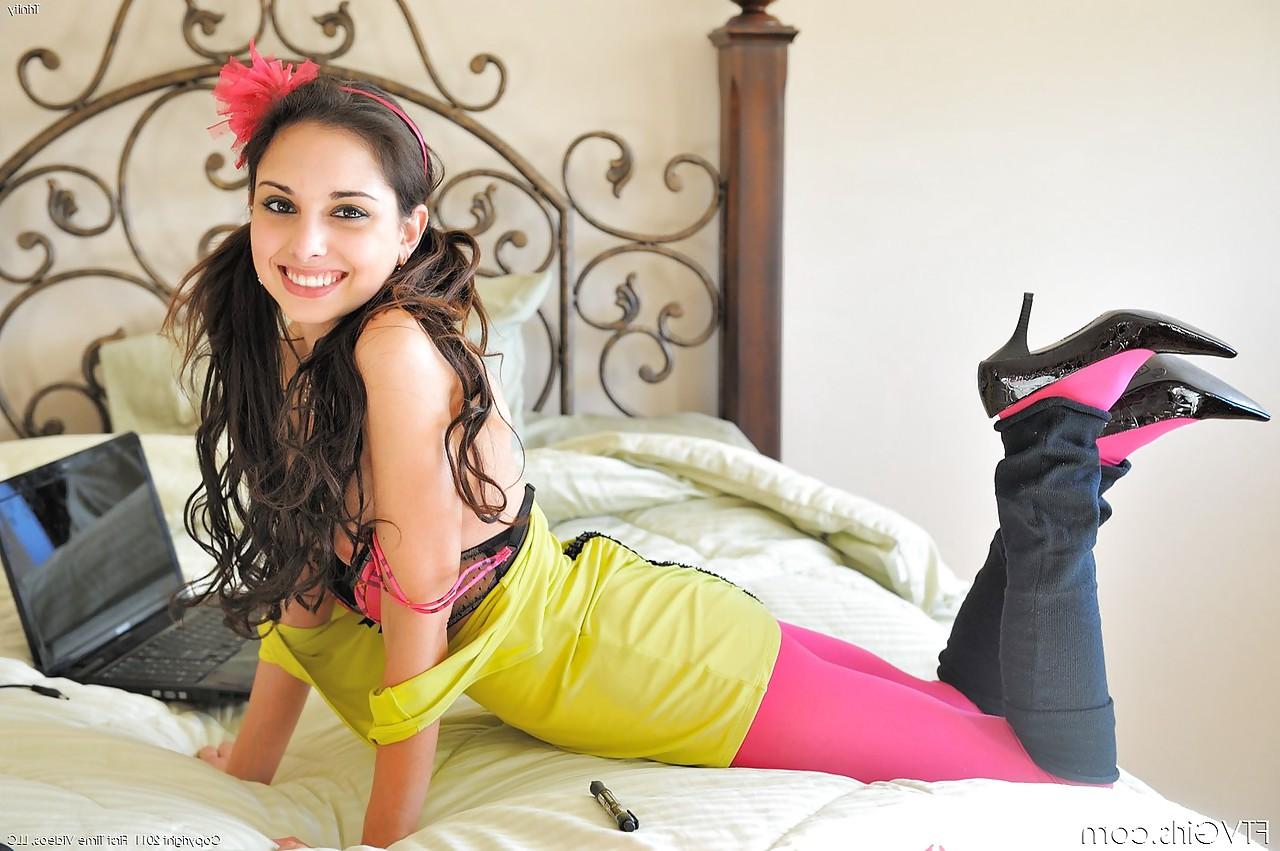 10P Glasses and pigtail clad amateur babe ridding hose for shaved cunt exposure