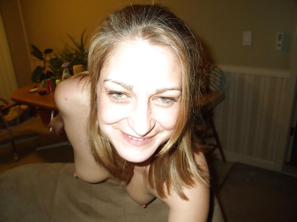 9P My wifes face for everyone to cum on
