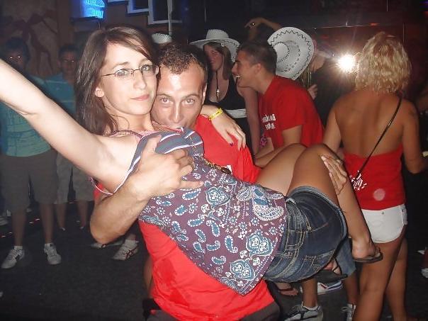25P Sex On A Bar Crawl