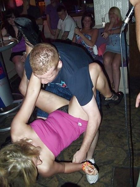 25P Sex On A Bar Crawl