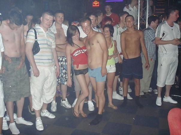 25P Sex On A Bar Crawl