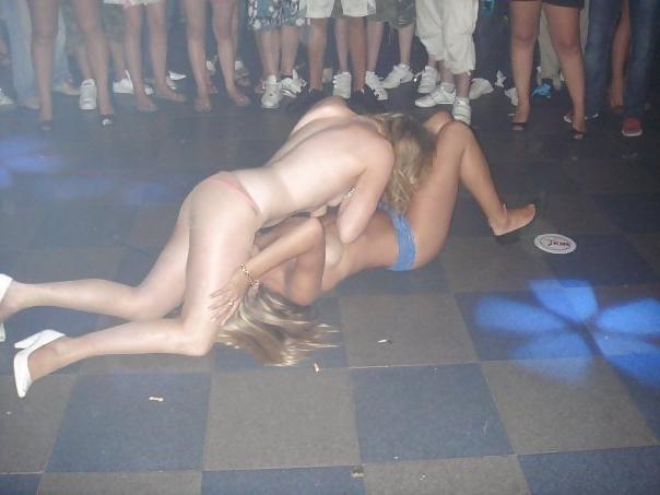 25P Sex On A Bar Crawl
