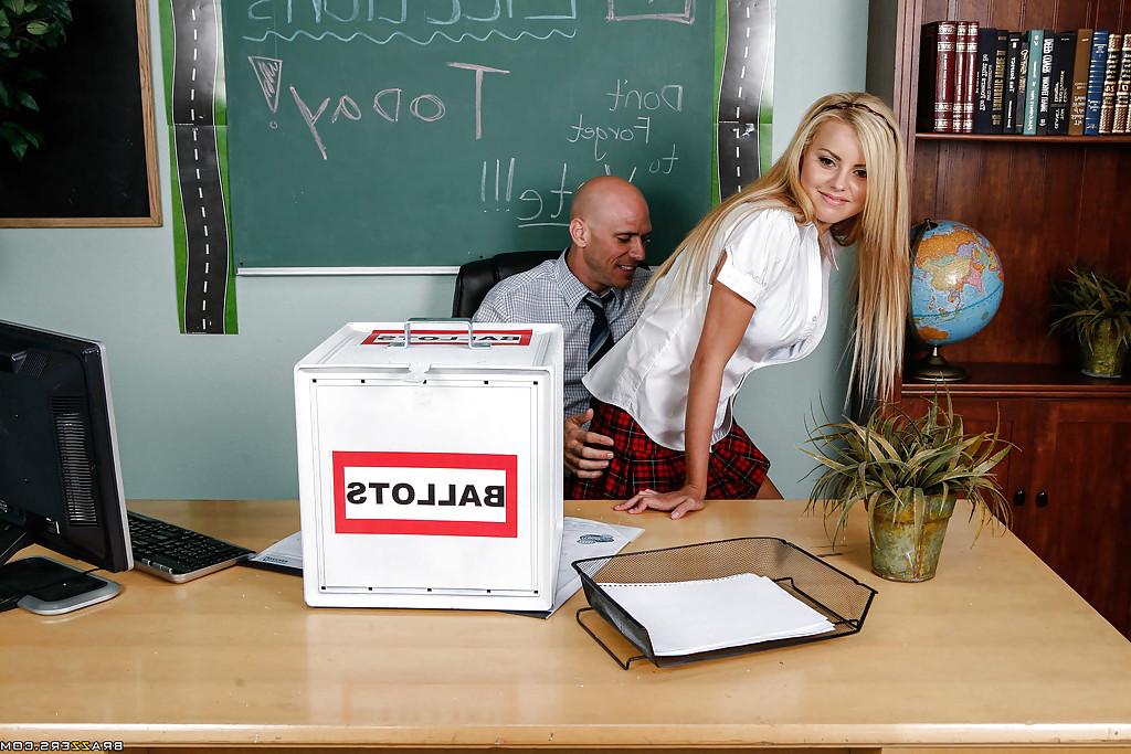 16P Slutty schoolgirl Jessie Rogers gets banged hardcore by her teacher