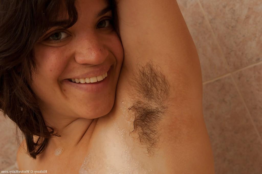 16P Busty brunette babe Hickory stripping and posing in the bath