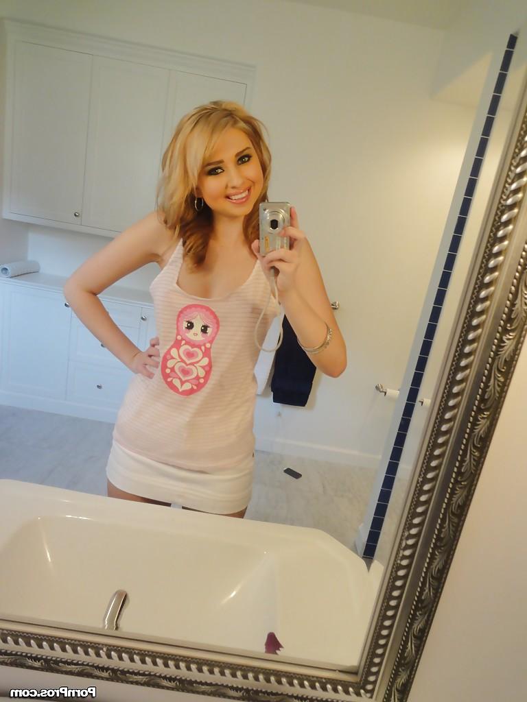 16P Blonde babe Molly Bennett does sexy self-shots in the bathroom