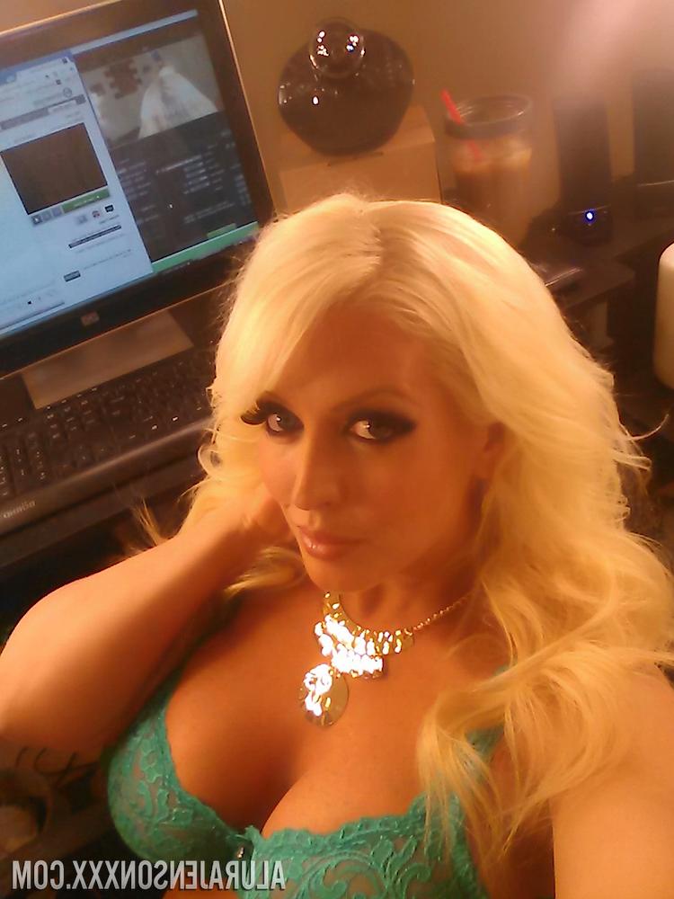 12P Platinum blonde bombshell Alura Jenson baring big tits for selfie