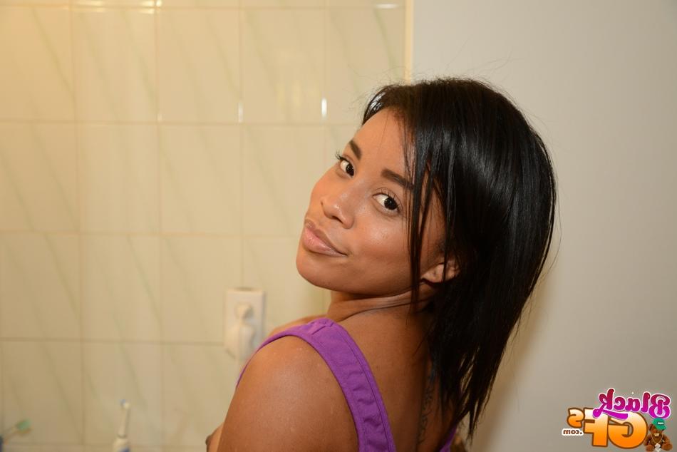 13P Pretty 18 year old black girl Nala taking nude selfies while stripping nude