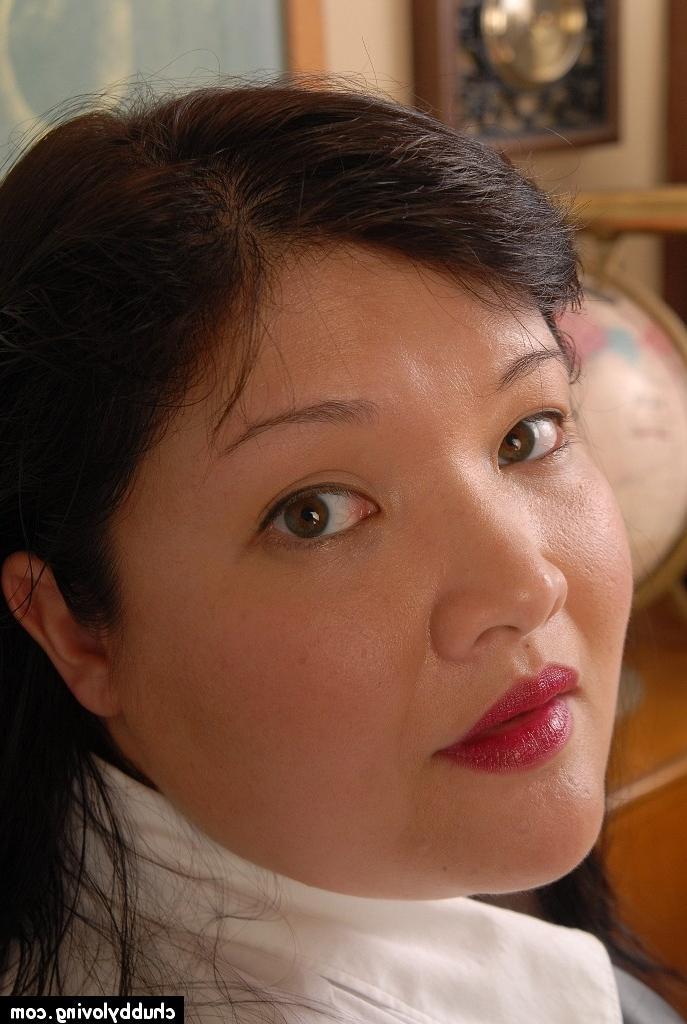 16P Horny as fuck fat Asian teacher Olivia spreading legs and fingering