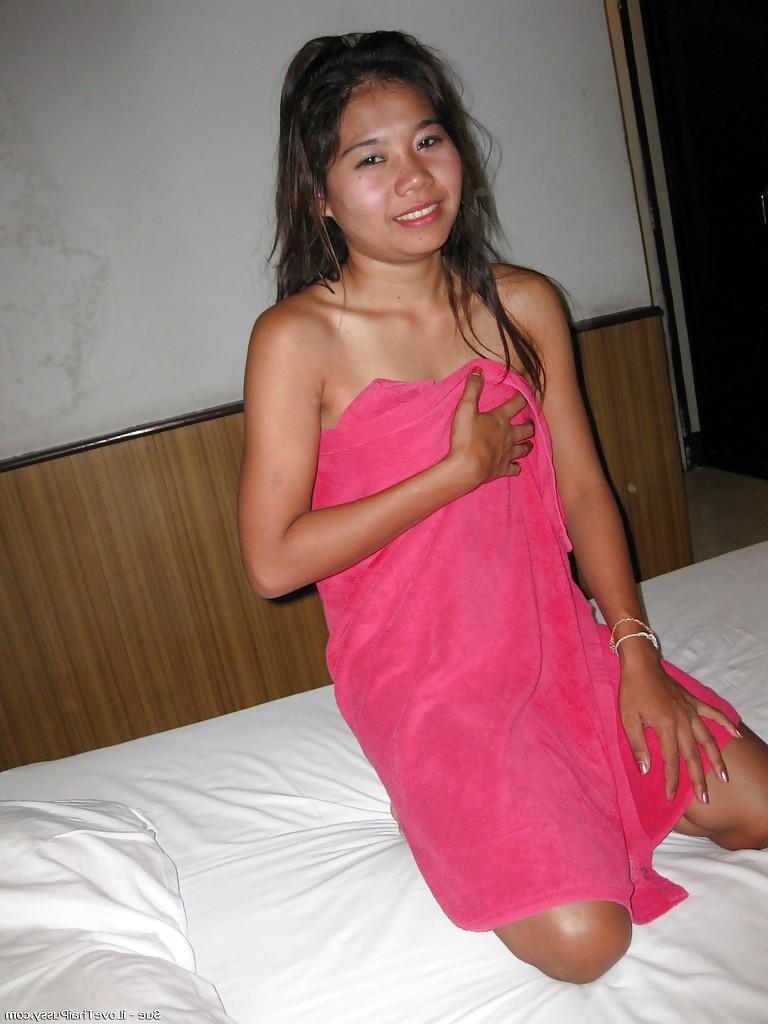 12P Thai bar maid soaps up her teen pussy in shower after pickup sex