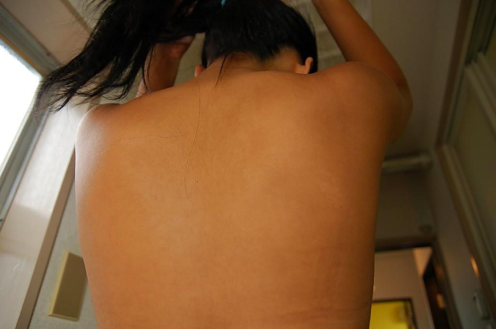 16P Amazingly lovely asian teen with hairy cooter Chinatsu Ogata taking shower