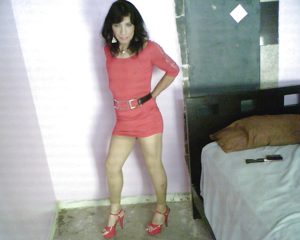 25P Pretty red dress