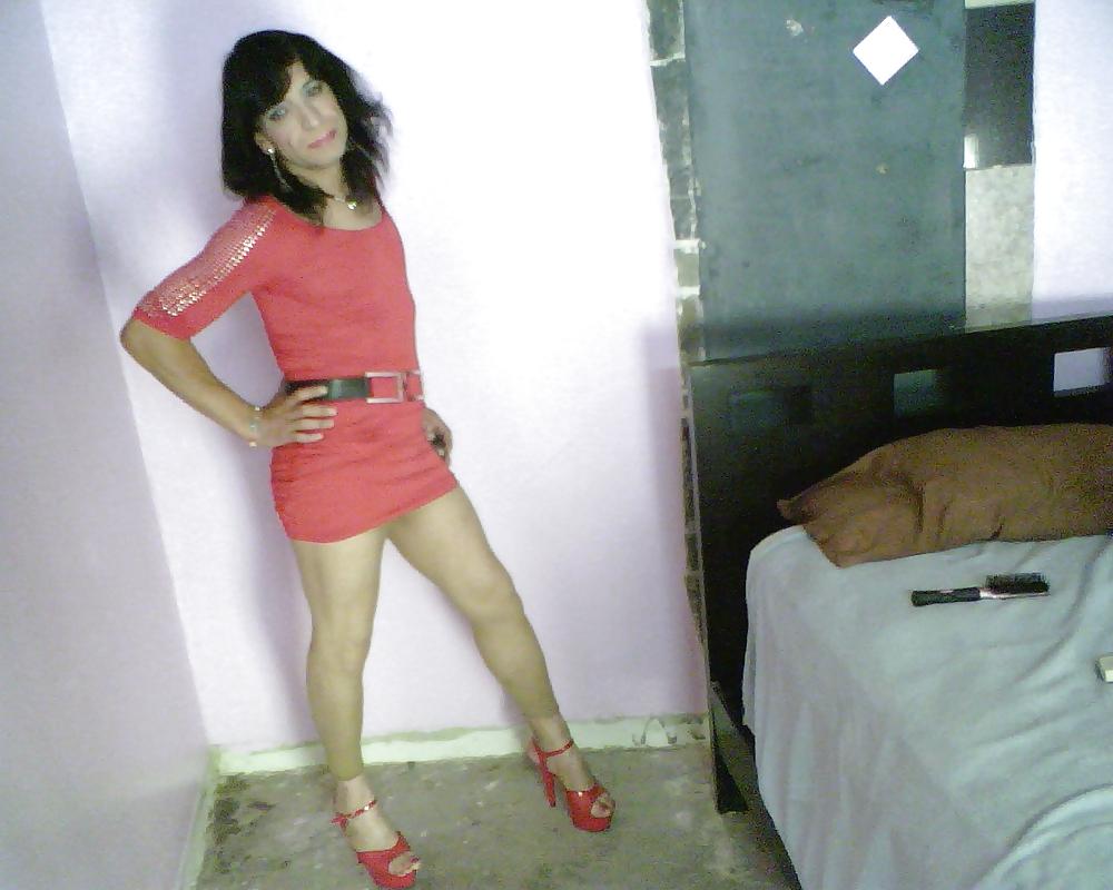 25P Pretty red dress