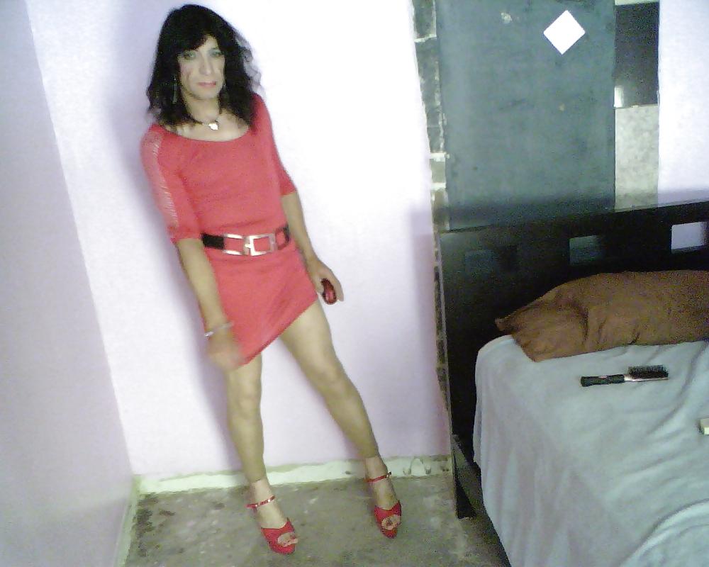 25P Pretty red dress