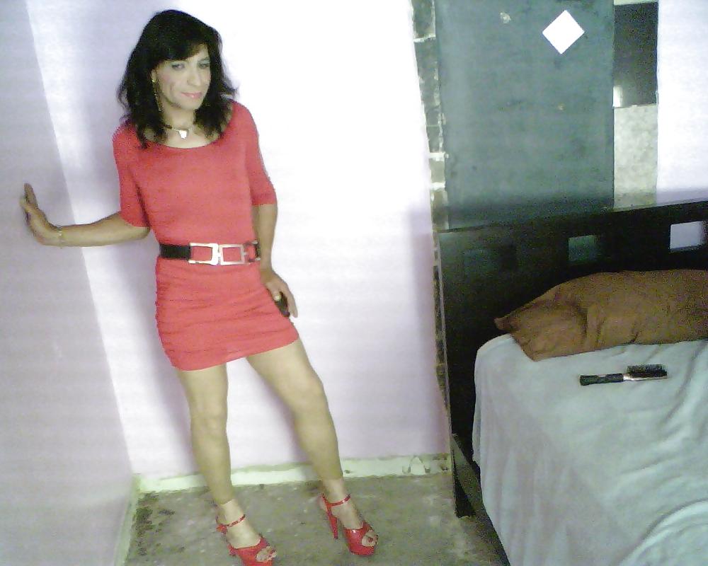 25P Pretty red dress