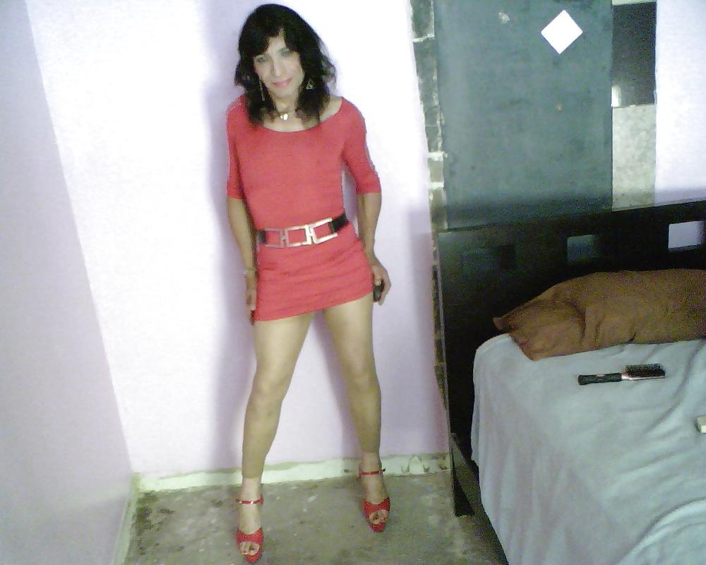 25P Pretty red dress