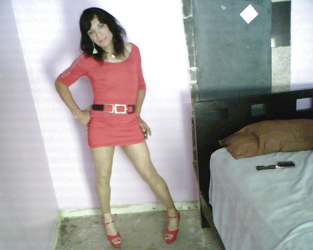 25P Pretty red dress