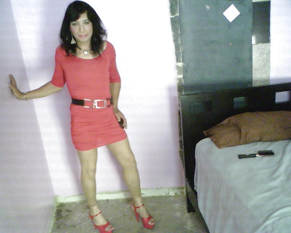 25P Pretty red dress