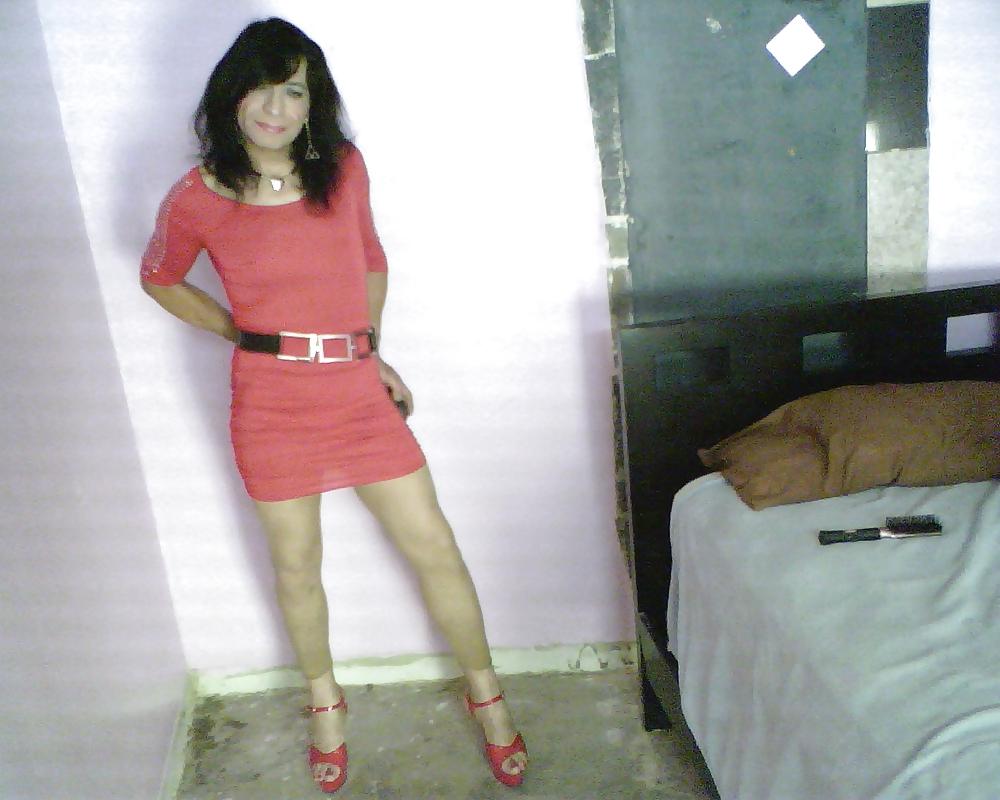 25P Pretty red dress