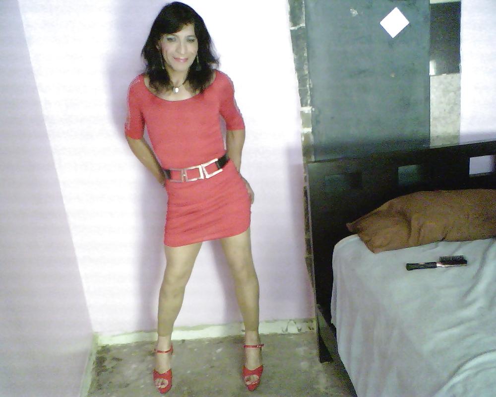 25P Pretty red dress