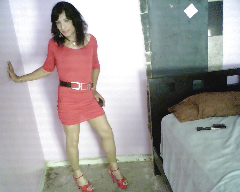 25P Pretty red dress