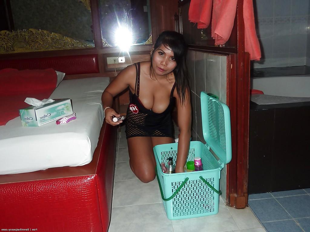 14P Busty Thai chick gets drunk and strips naked for boyfriend and bath