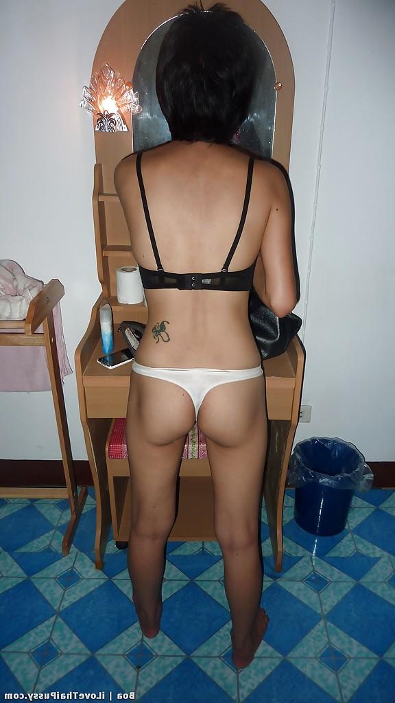 16P Stunning asian babe flashing her white panties and sexy ass