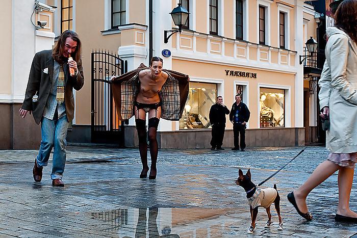 25P PUBLIC NUDITY: FLASHING TITS & CUNT