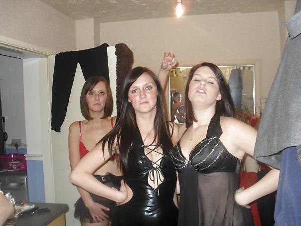 25P Me and my friends!!! Cum on theses pics please!!!xx