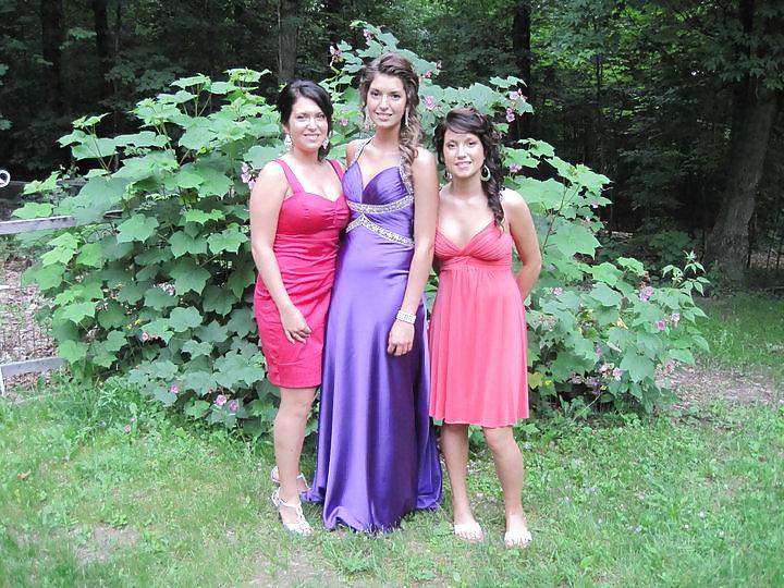 6P A friend and her two girls, comment and cum on