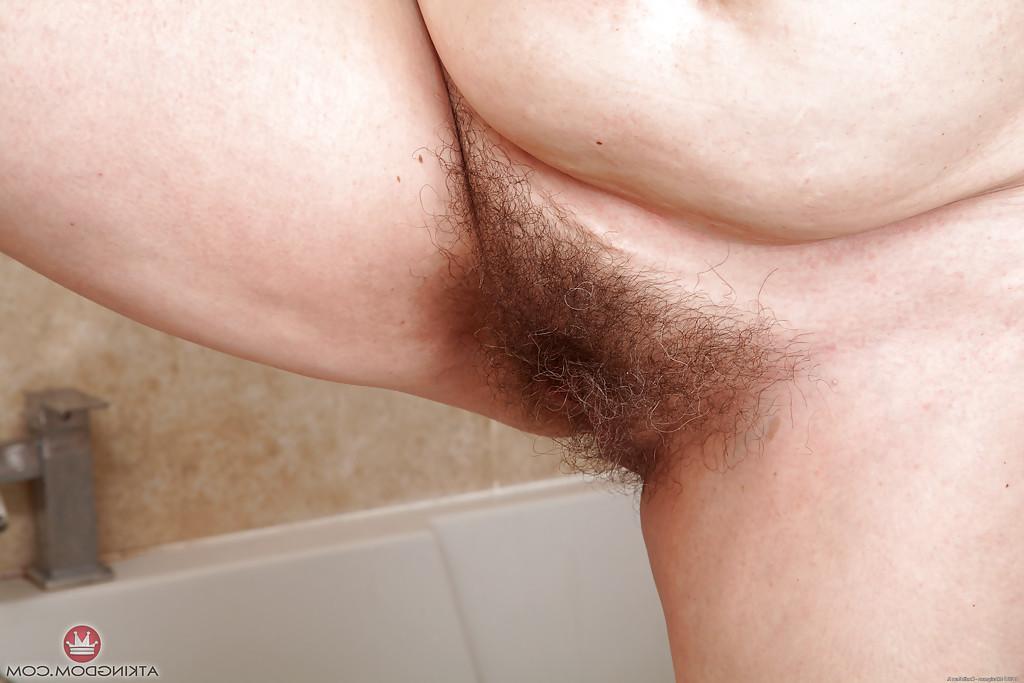 16P Mature woman with short hair Christina X flashing big white butt in bathtub