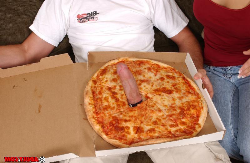 16P Ashlynn Brooke fucks a pizza-guy and takes a cumshot on her pretty face
