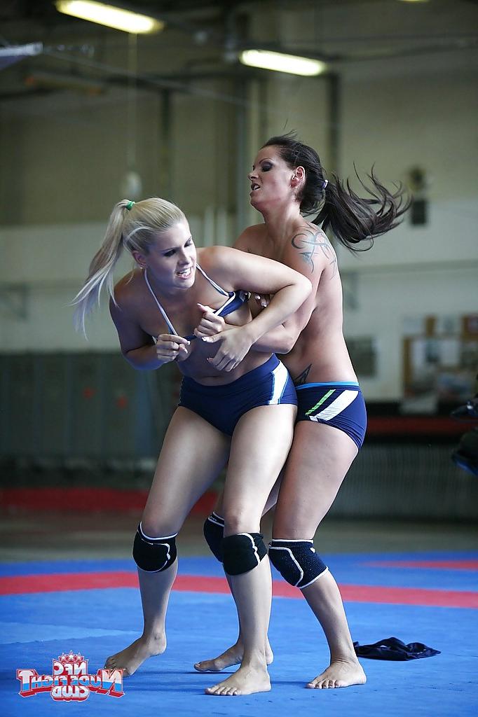 16P Seductive MILFs are into rough lesbian action in the squared ring