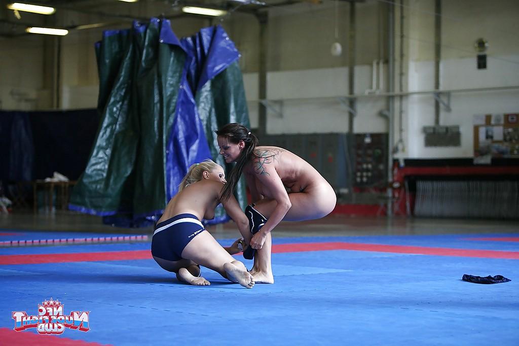 16P Seductive MILFs are into rough lesbian action in the squared ring