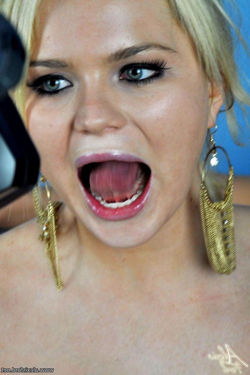 15P Pictures of teen girl Alexis Ford getting fucked really hard