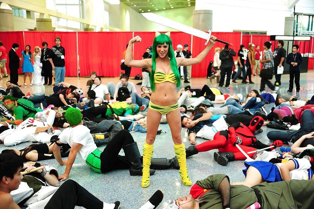 17P Sara Jean Underwood Sexy Anime Expo