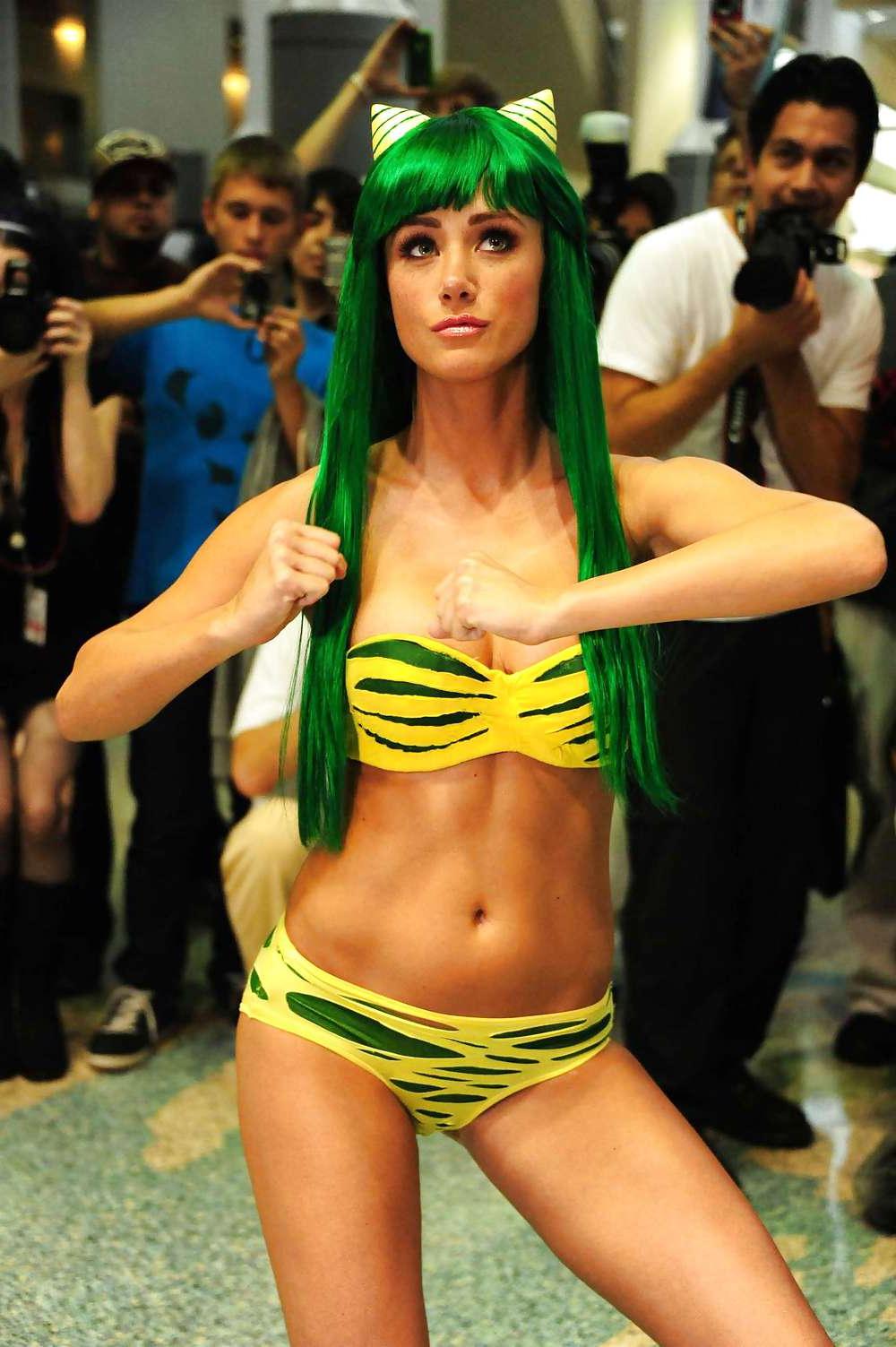 17P Sara Jean Underwood Sexy Anime Expo